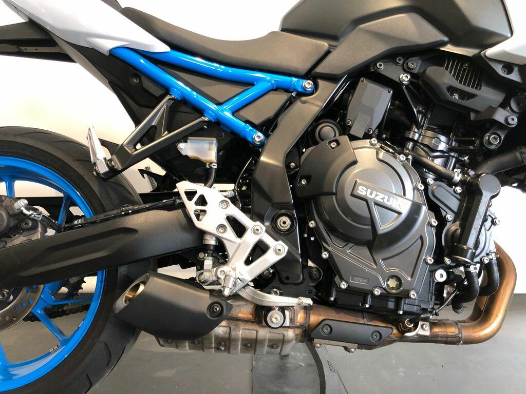 GSX-8S