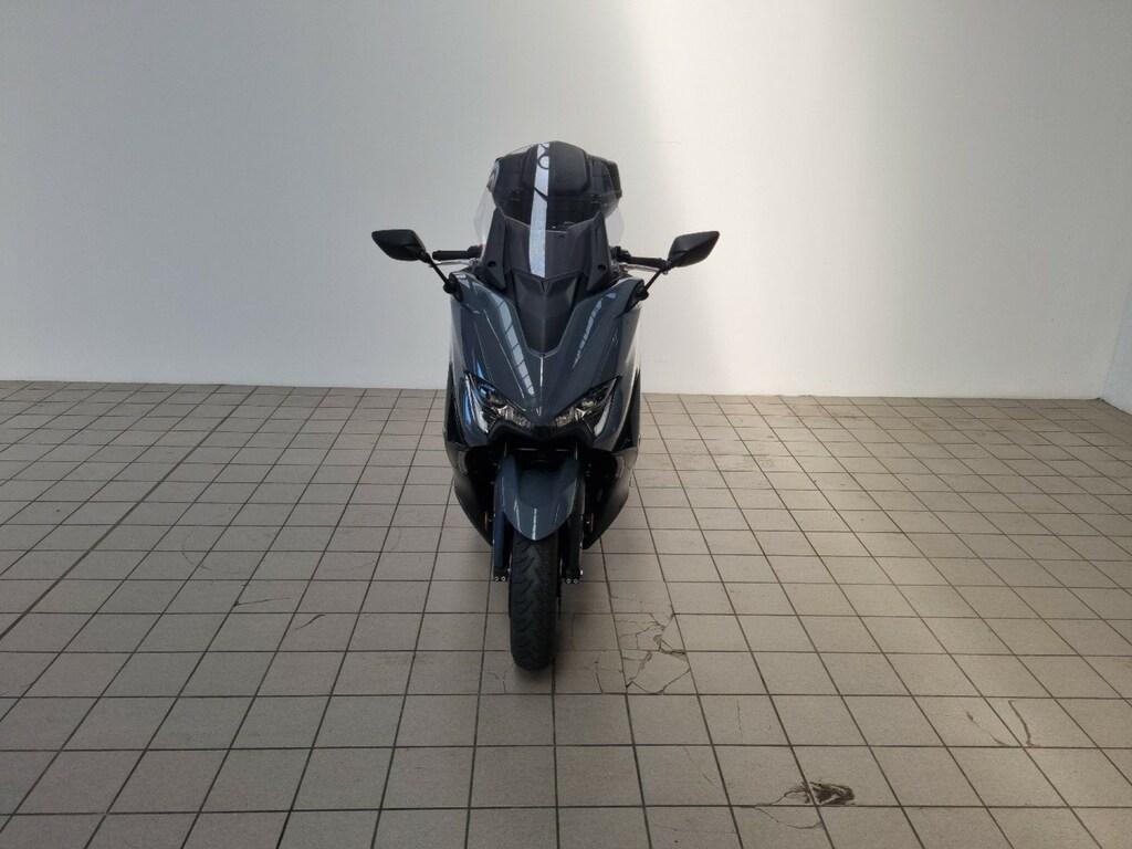 T-MAX 560