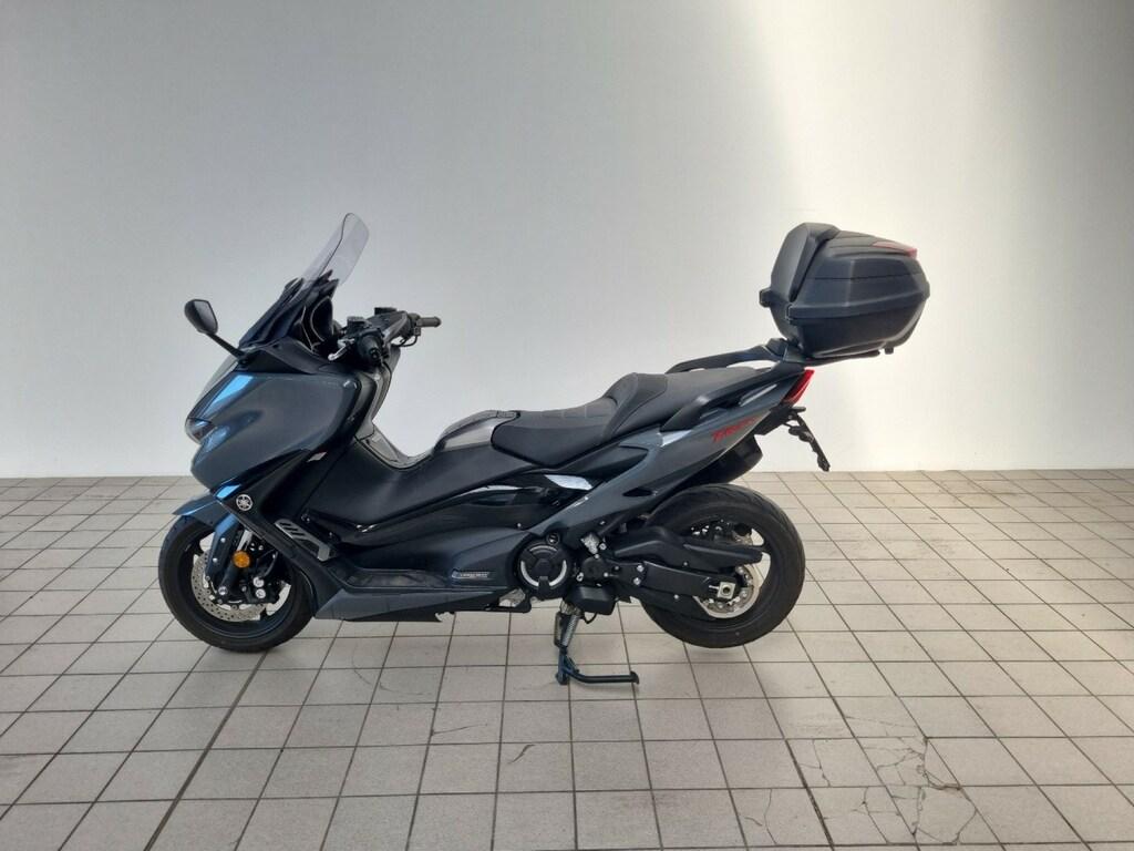 T-MAX 560
