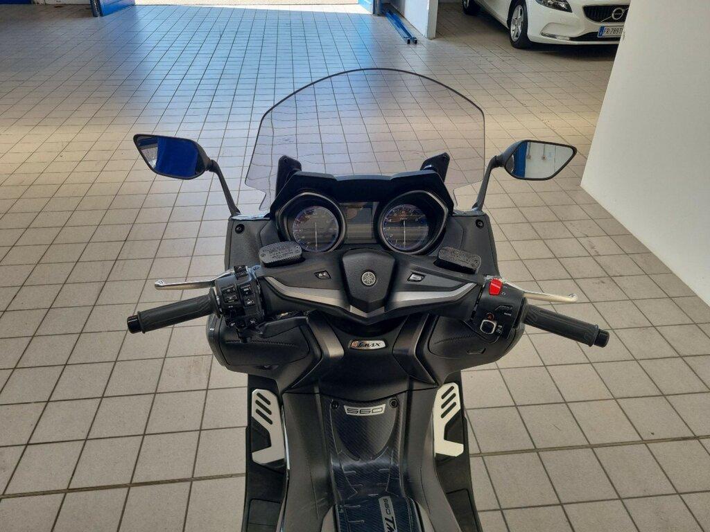 T-MAX 560