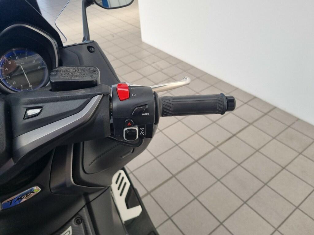 T-MAX 560