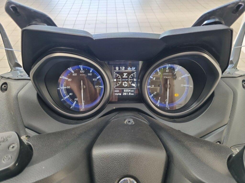 T-MAX 560