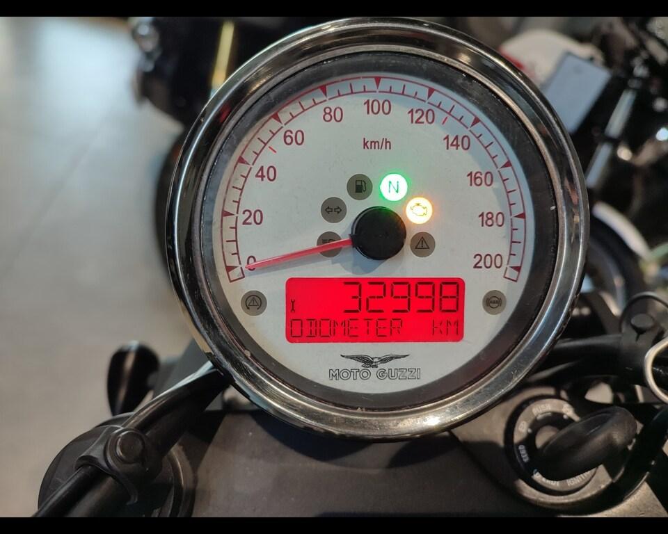 V9 850