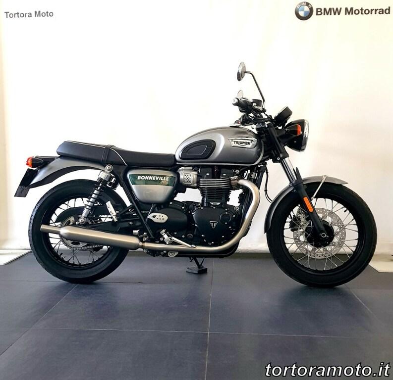 BONNEVILLE 900 T100