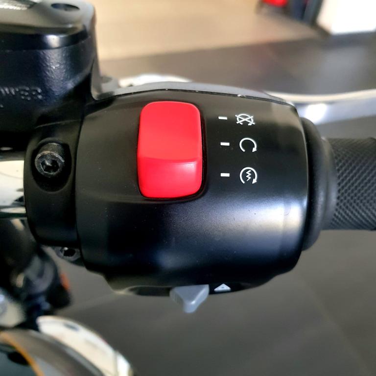 BONNEVILLE 900 T100