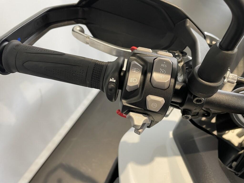 TIGER 900