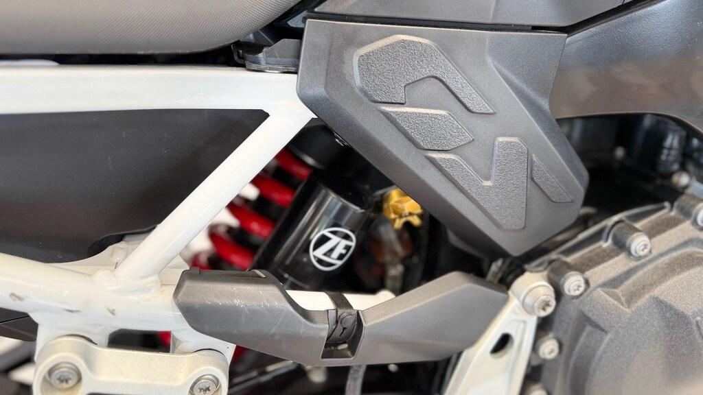 F 900 GS