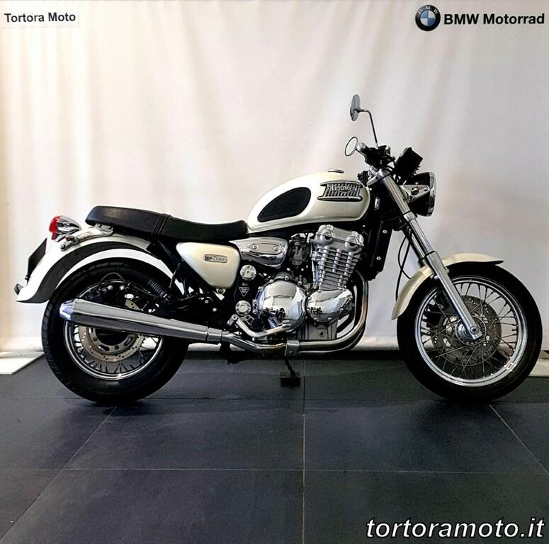 THUNDERBIRD 900