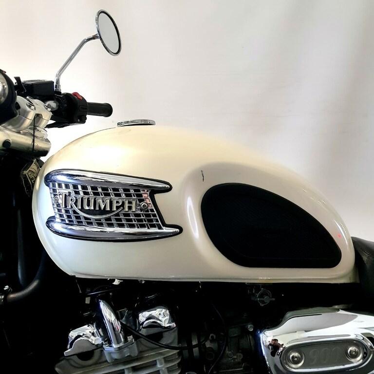 THUNDERBIRD 900