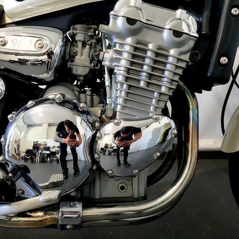 THUNDERBIRD 900