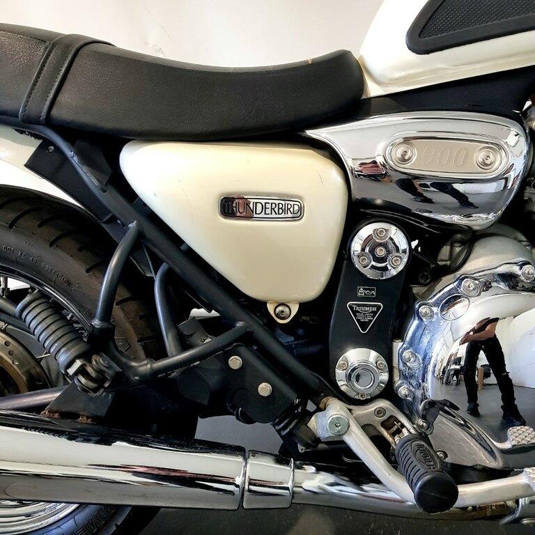 THUNDERBIRD 900