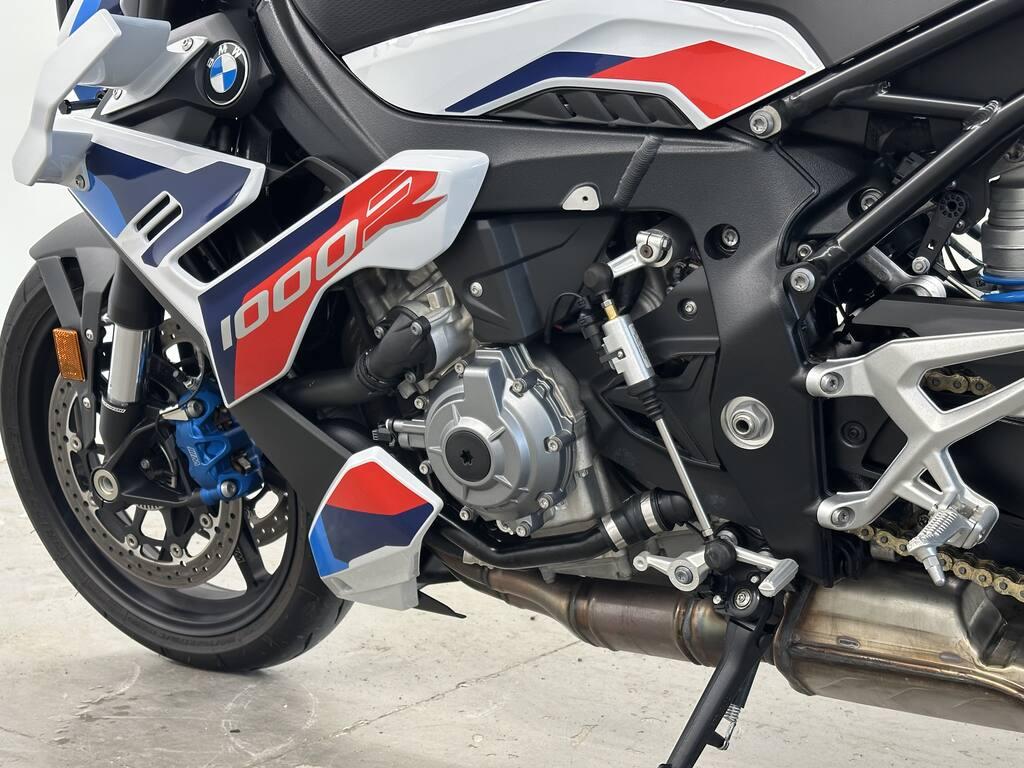 M 1000 R