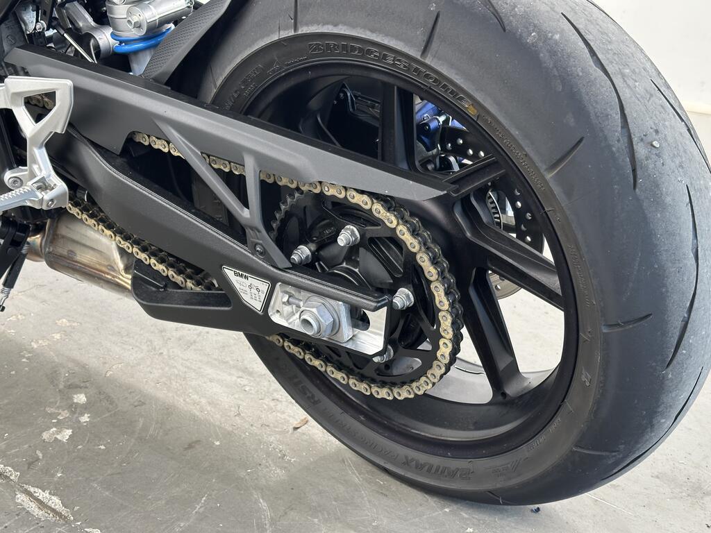 M 1000 R