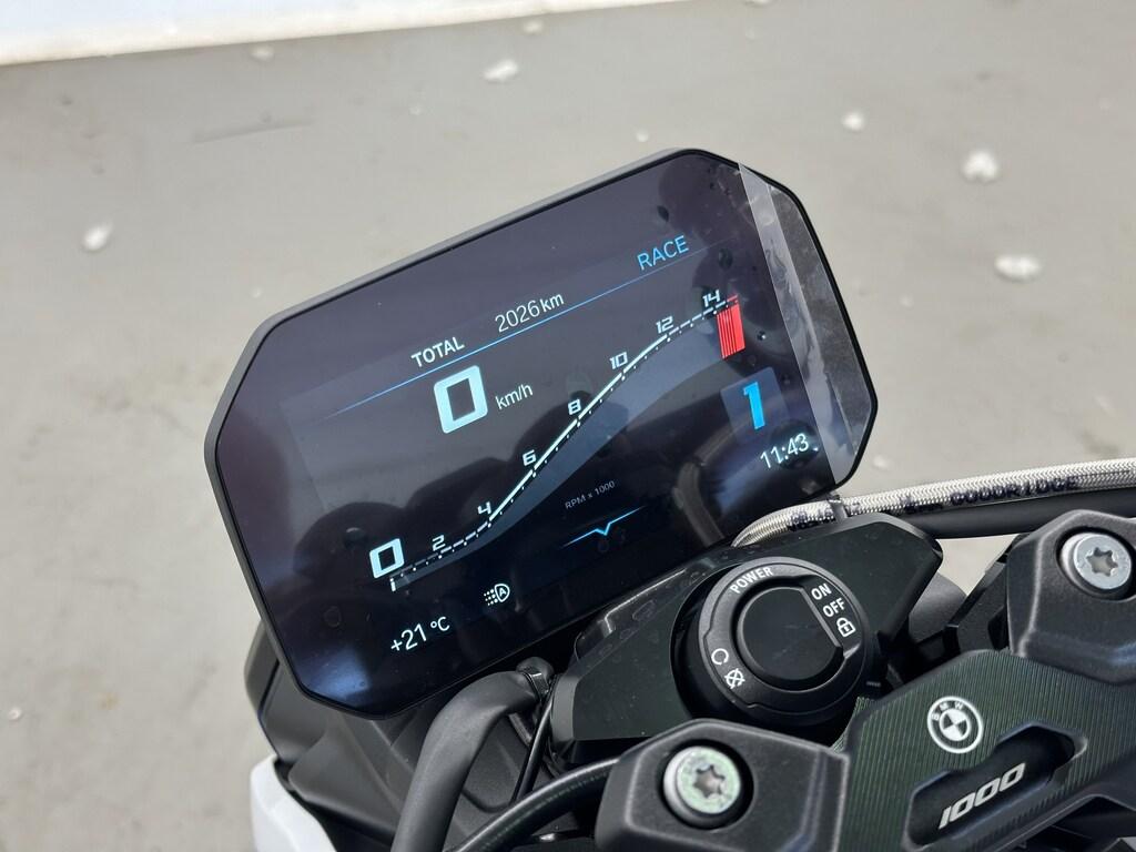 M 1000 R