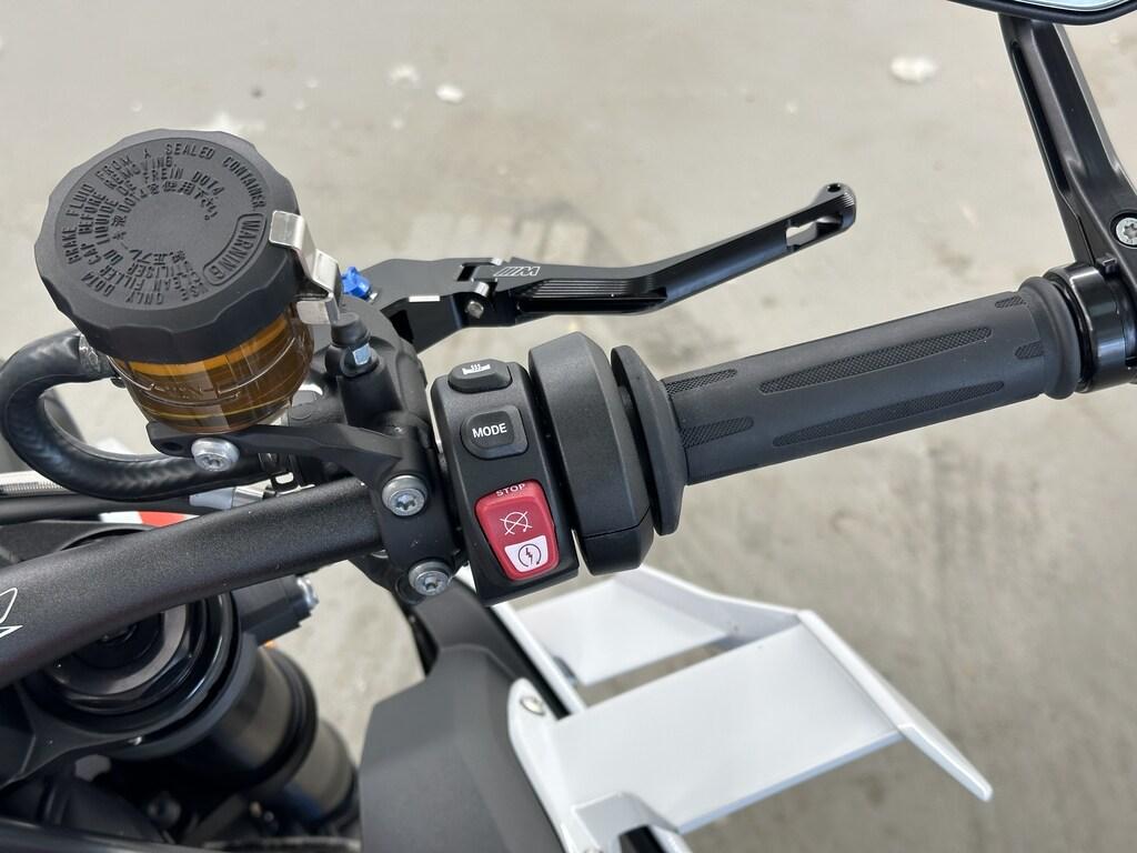 M 1000 R