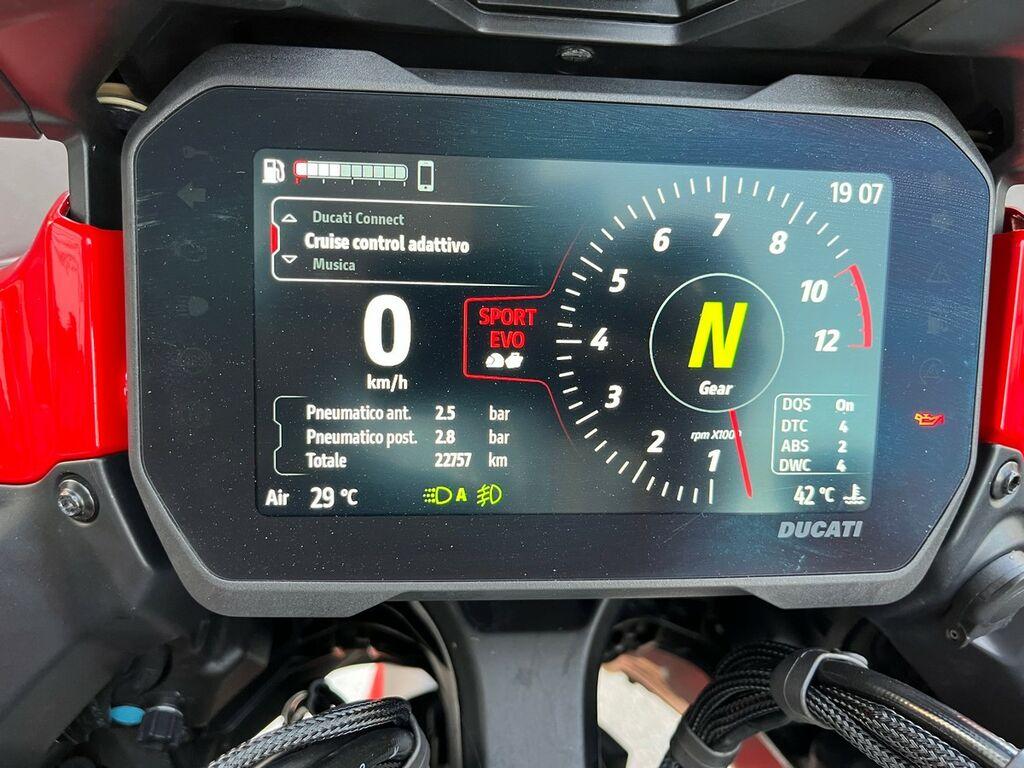 MULTISTRADA V4