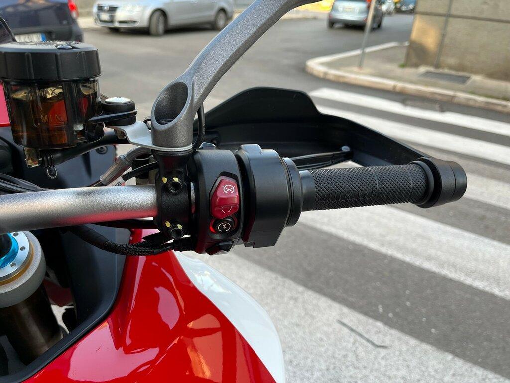 MULTISTRADA V4