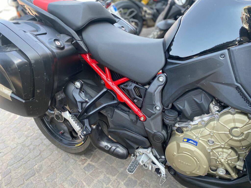 MULTISTRADA V4