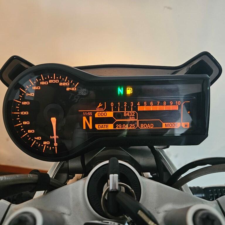 R 1200 R