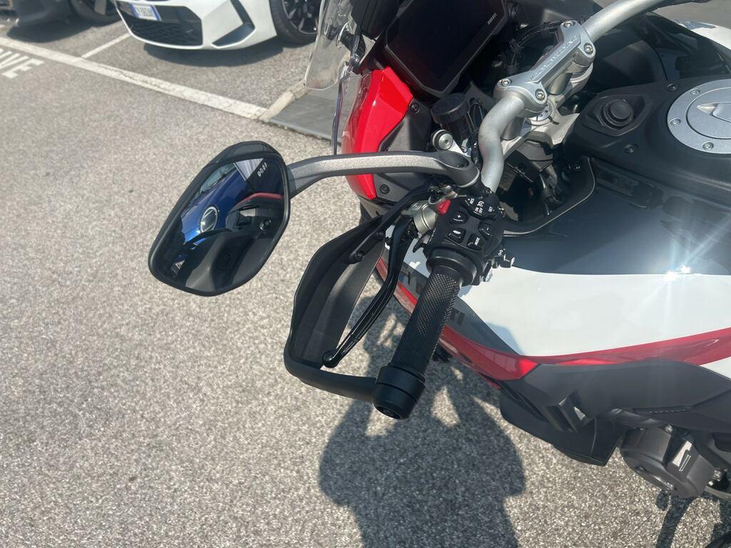 MULTISTRADA V4