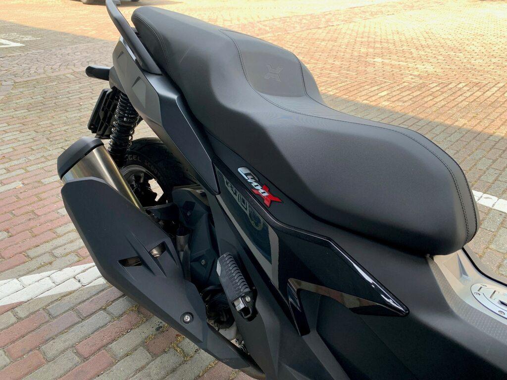 C 400 X