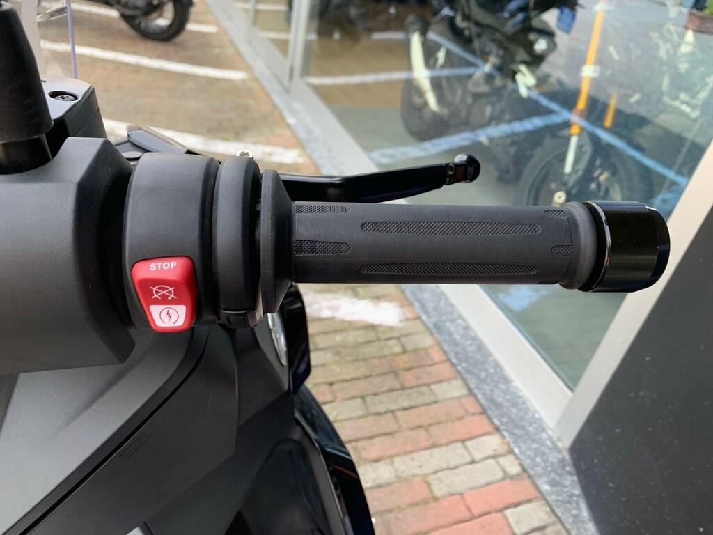 C 400 X