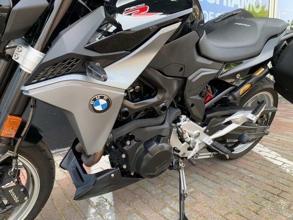 F 900 R