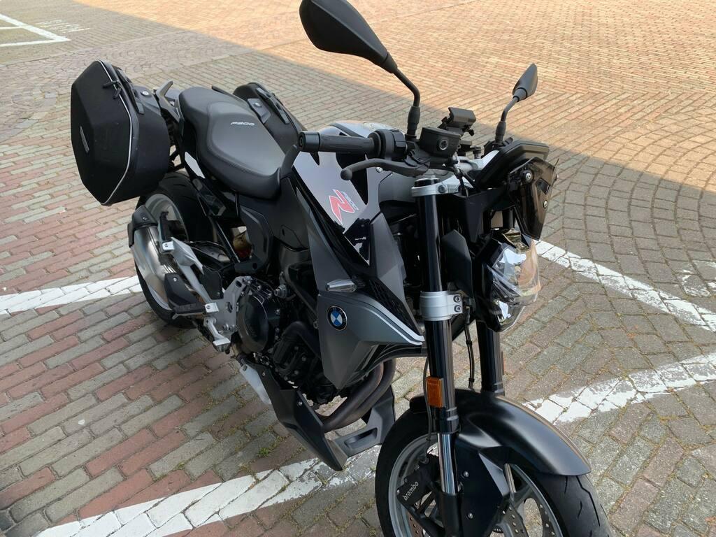 F 900 R