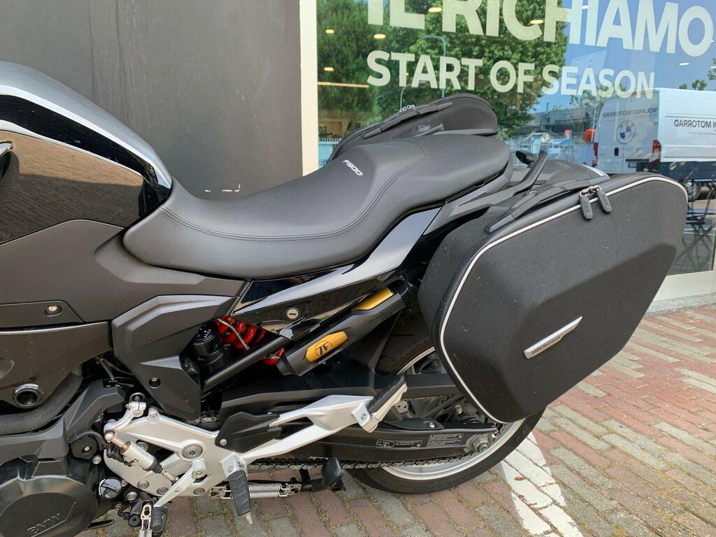 F 900 R