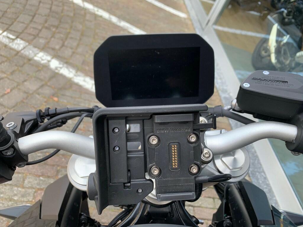 F 900 R