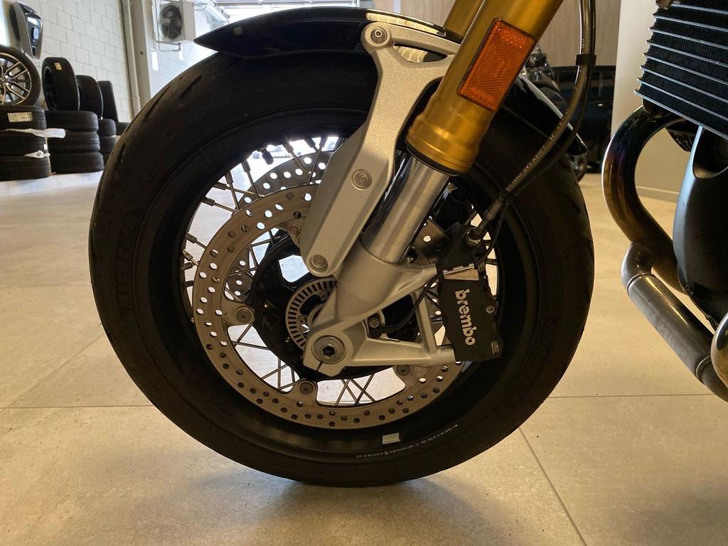 R 1200