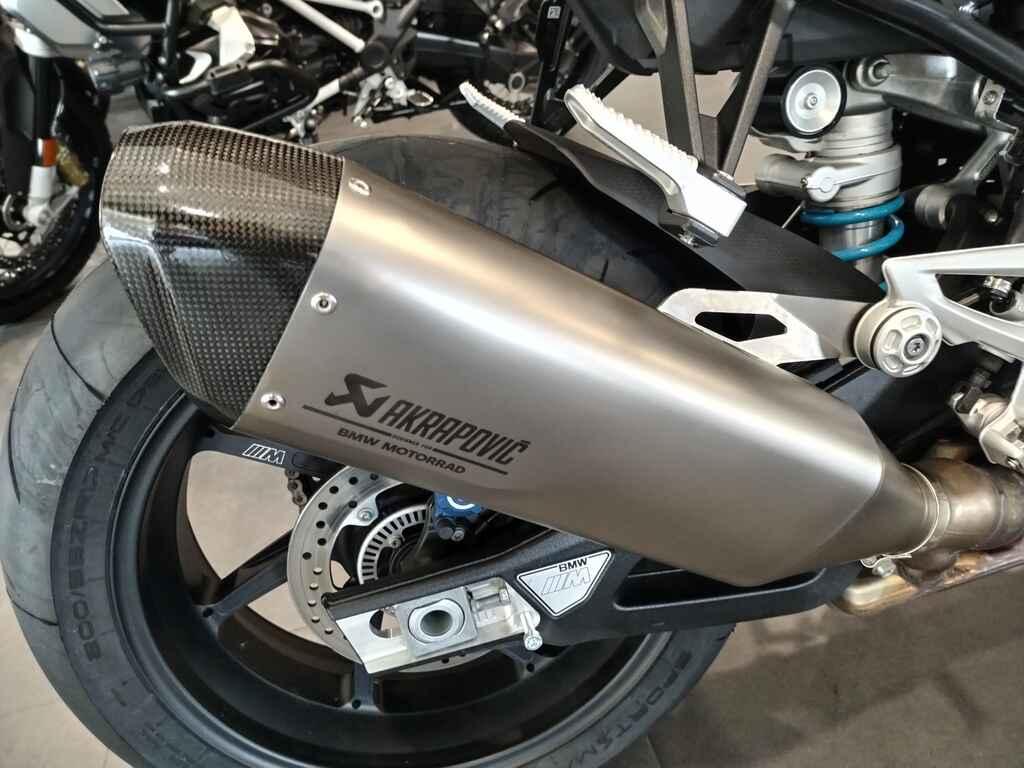 M 1000 R