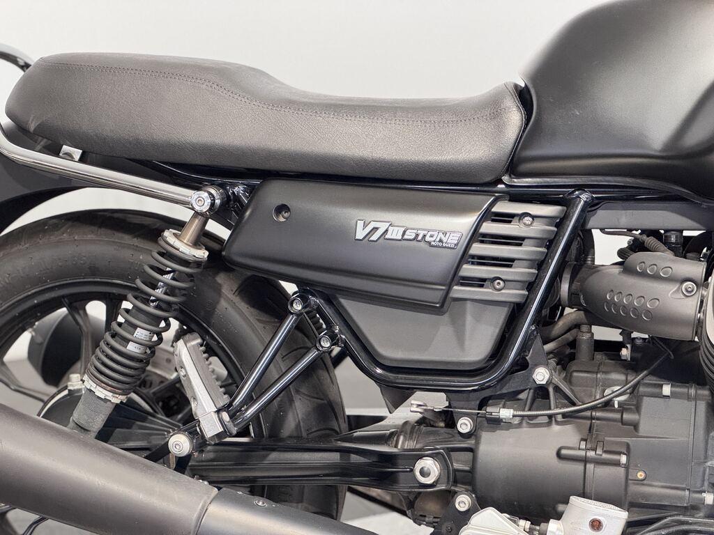 V7 III 750