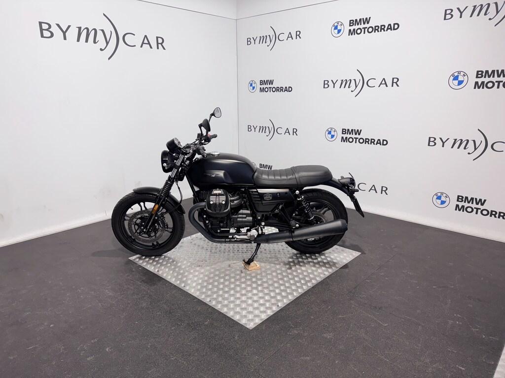 V7 III 750