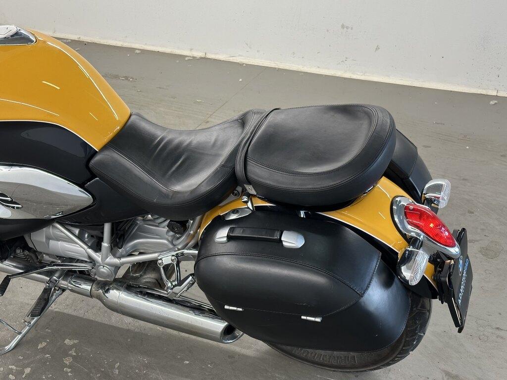 R 1200 C
