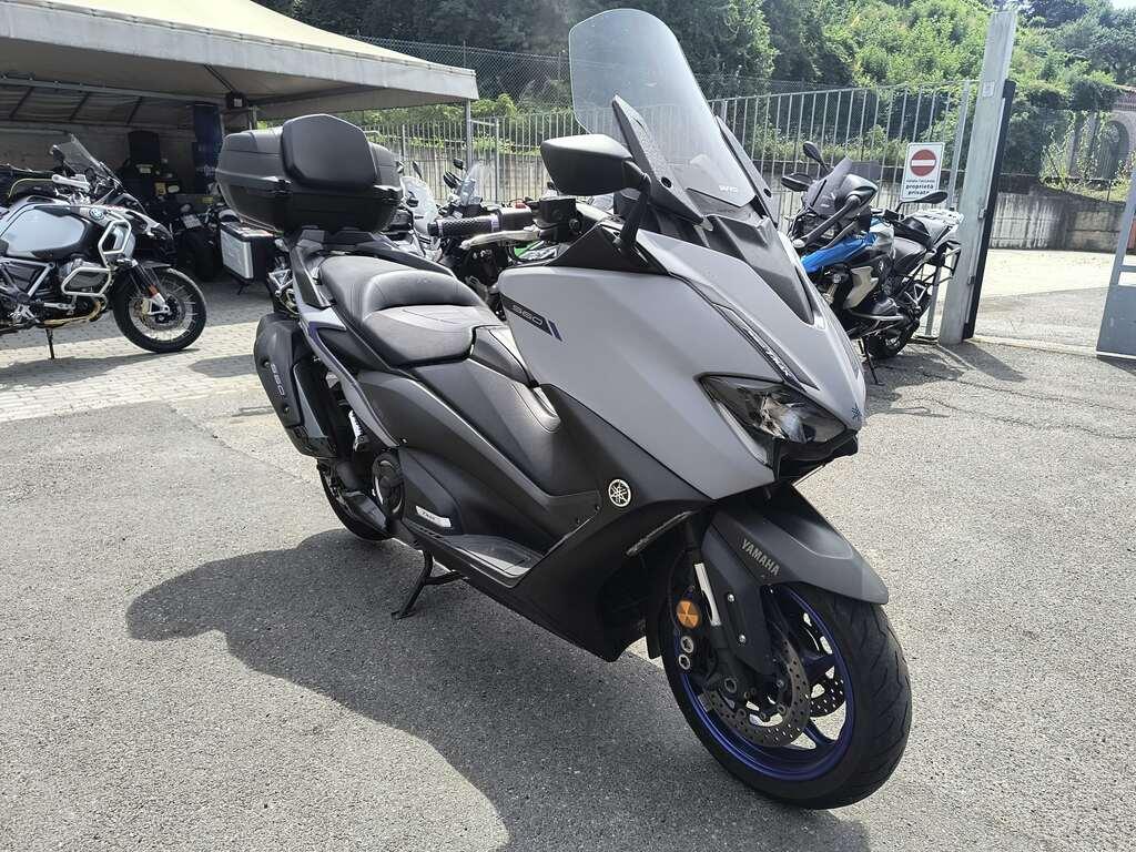 T-MAX 560