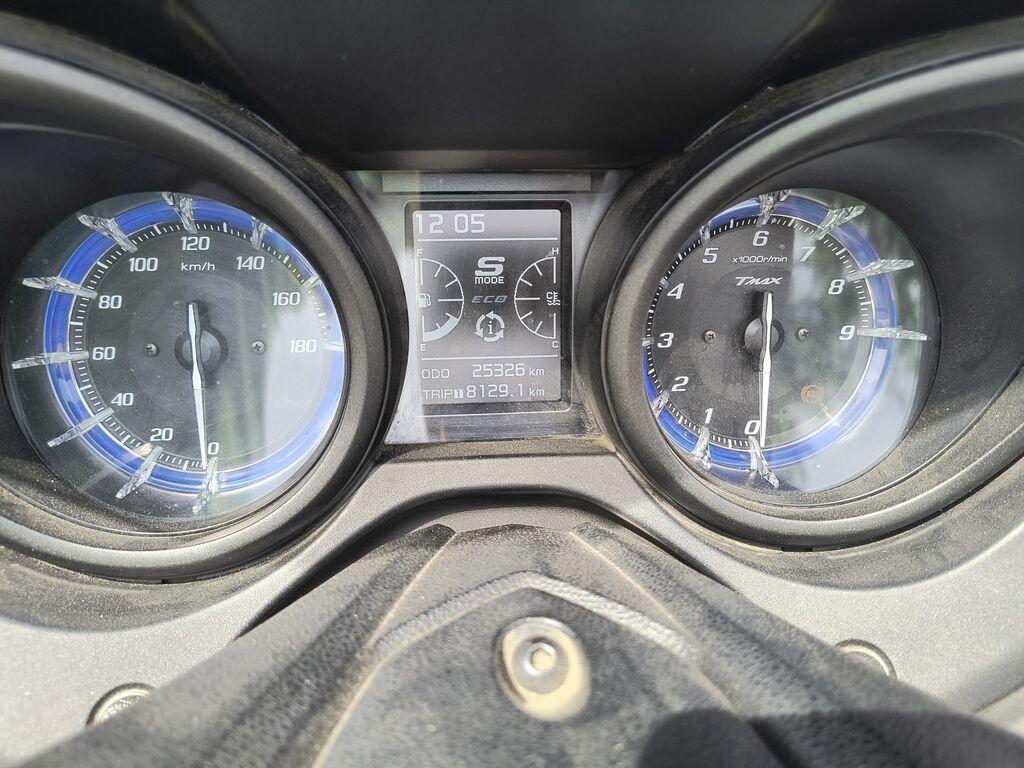 T-MAX 560