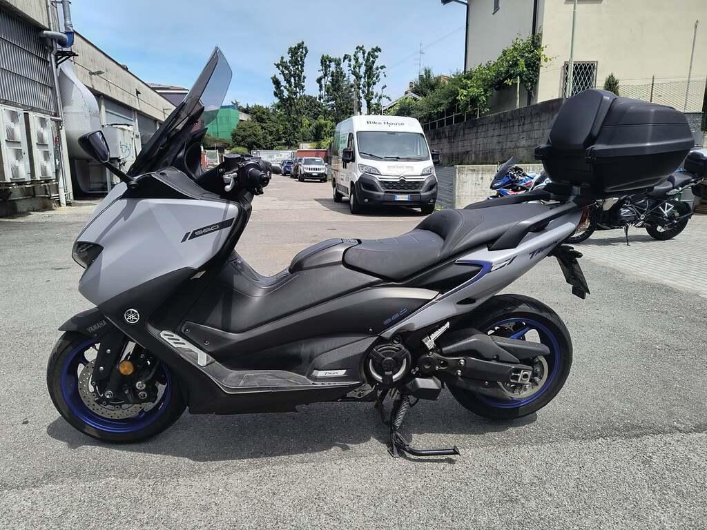 T-MAX 560