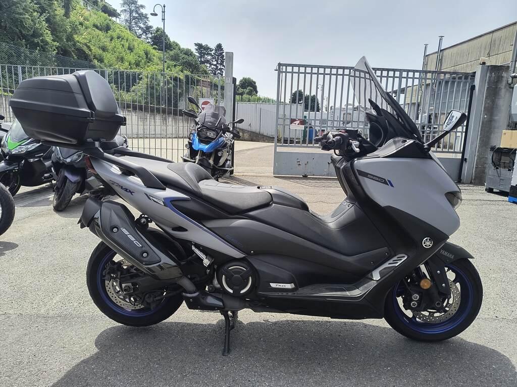 T-MAX 560