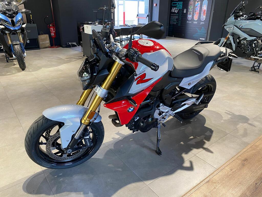 F 900 R