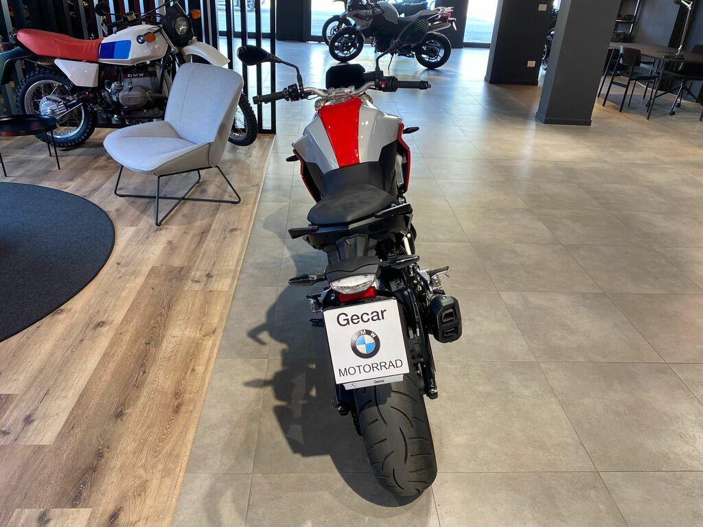 F 900 R