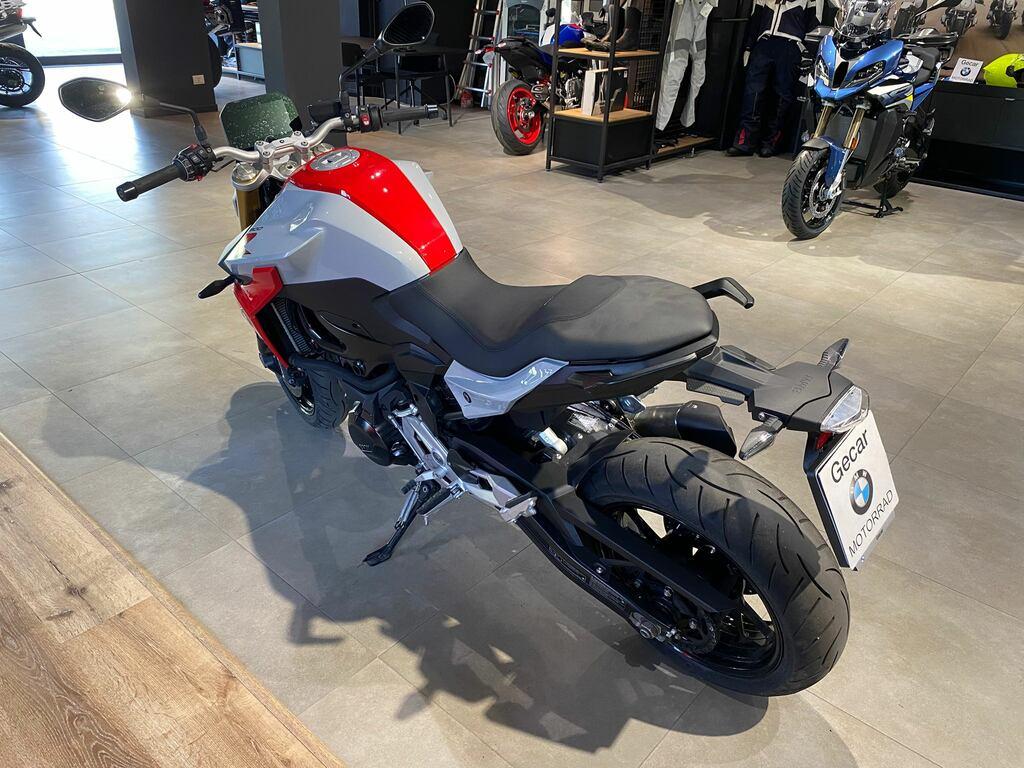 F 900 R