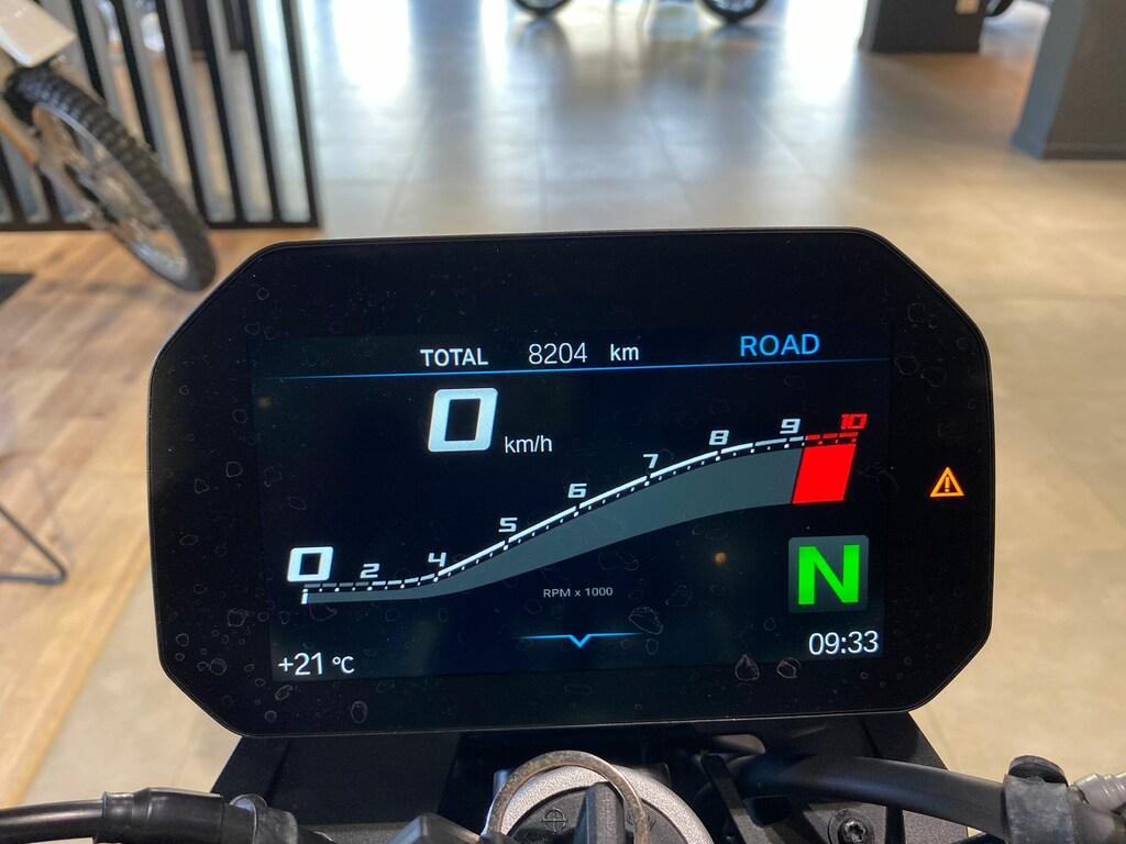 F 900 R