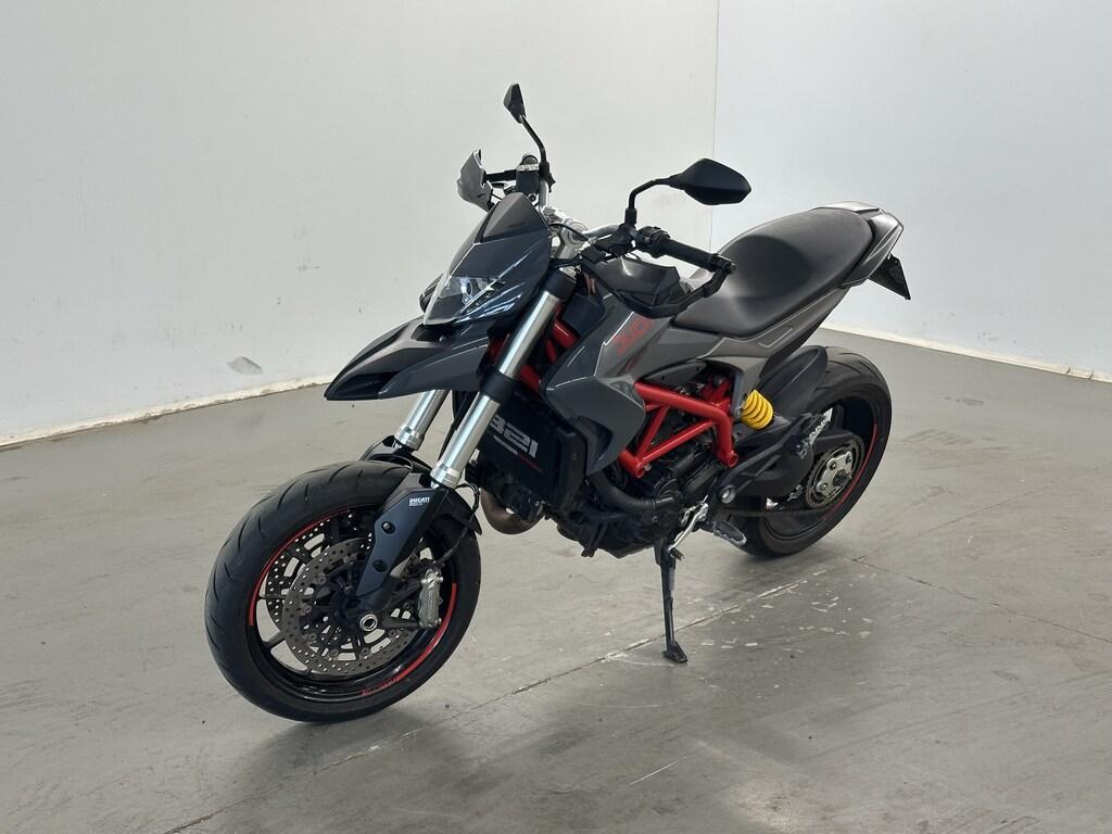 HYPERMOTARD 821