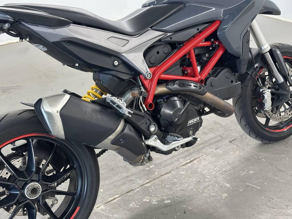 HYPERMOTARD 821