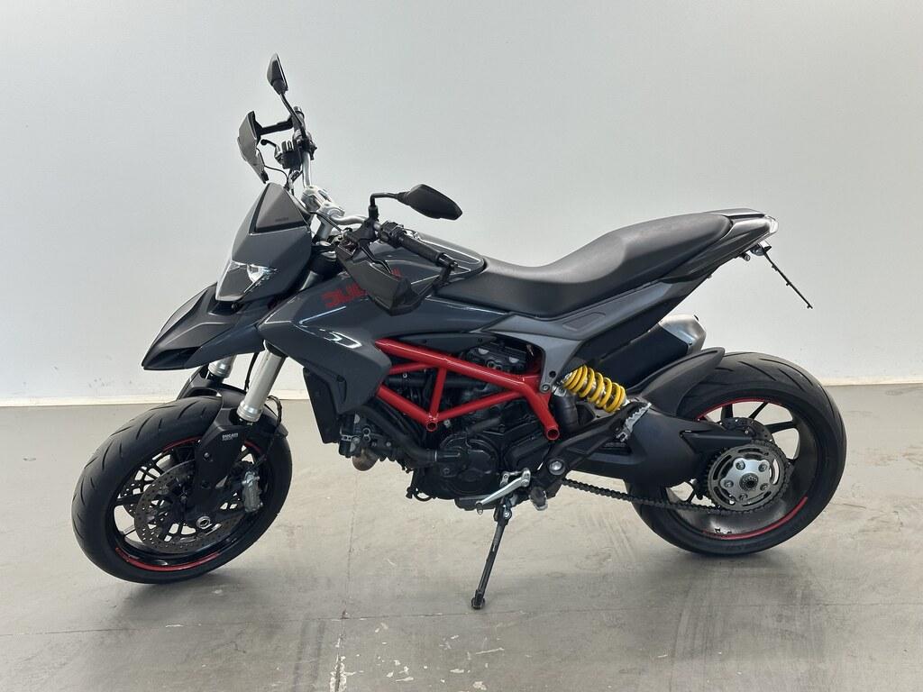 HYPERMOTARD 821