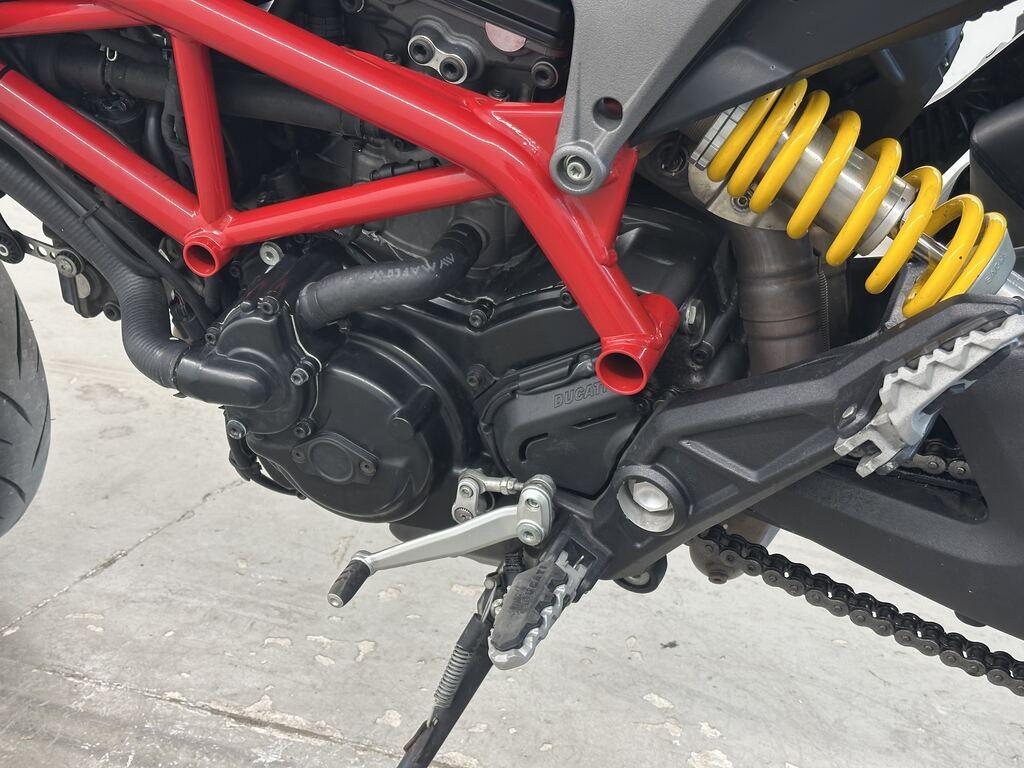 HYPERMOTARD 821