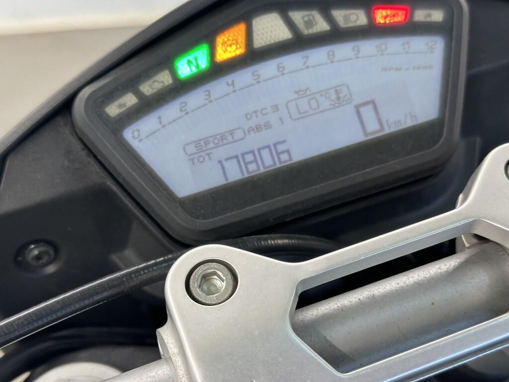 HYPERMOTARD 821