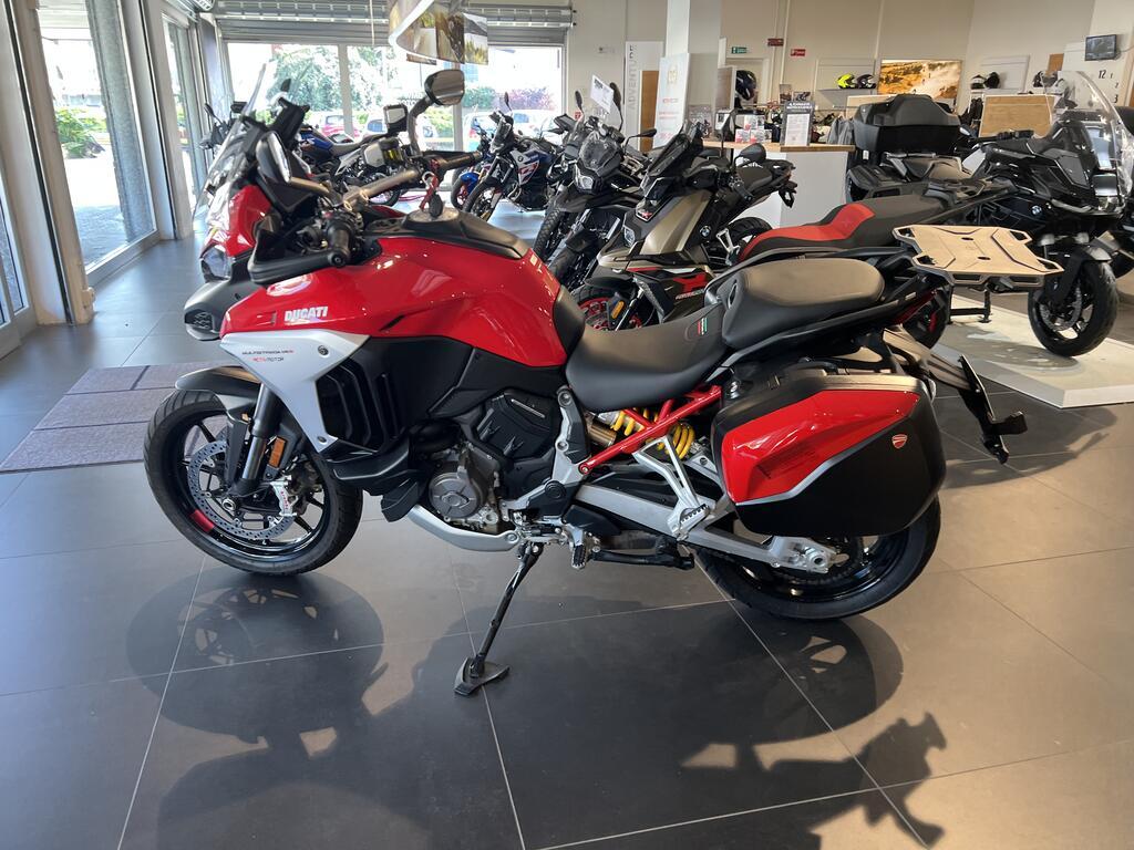 MULTISTRADA V4