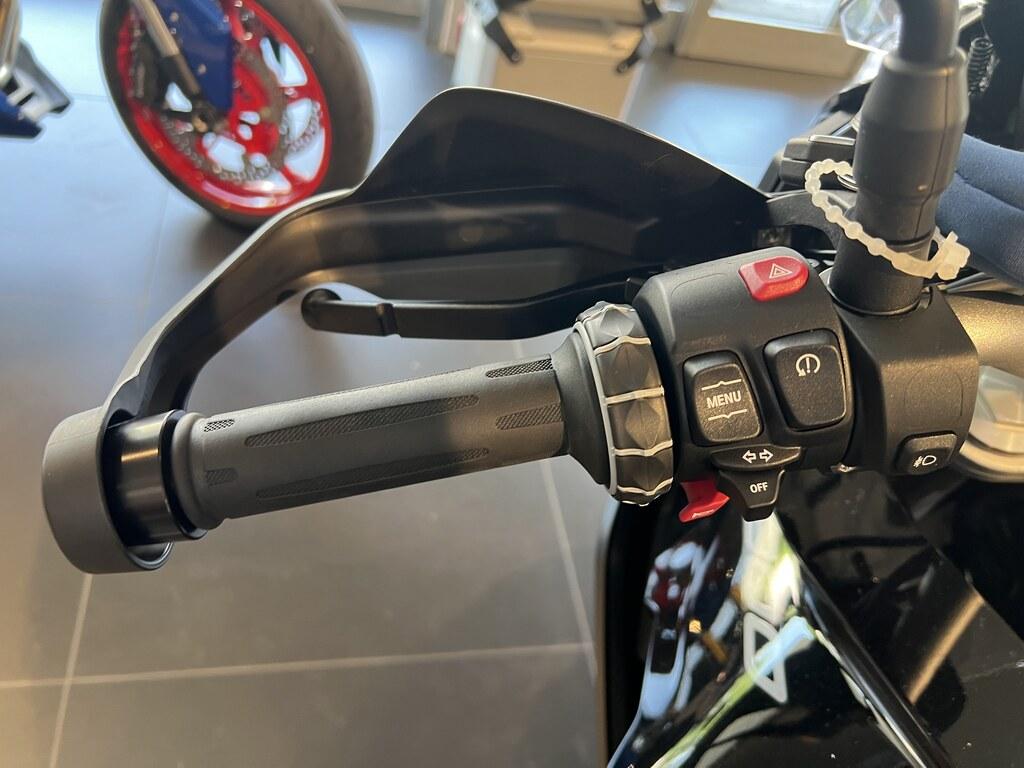 F 900 XR